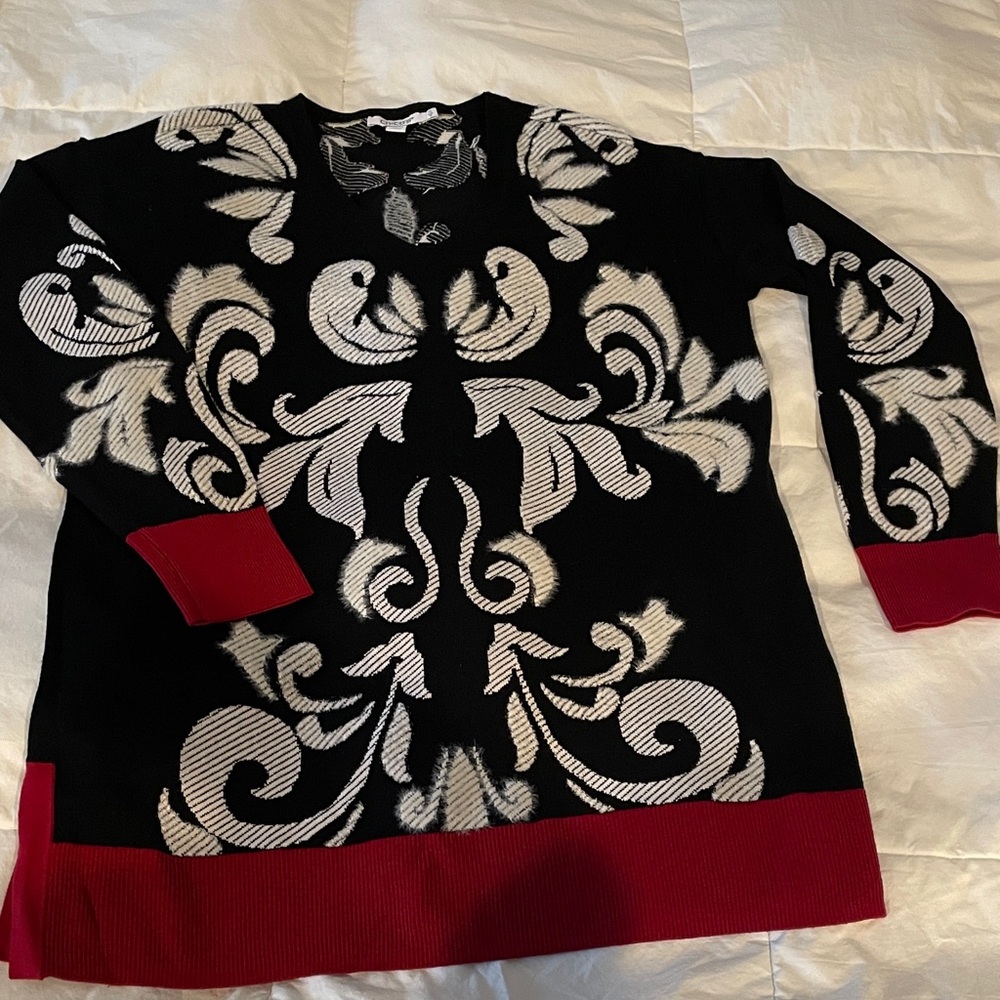 Chicos Fuzzy Knit V-neck Sweater size Small